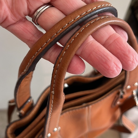 Fossil multi-pocket, leather satchel with shoulder strap. - Picture 9 of 11